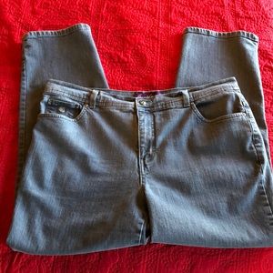 Gloria Vanderbilt jeans